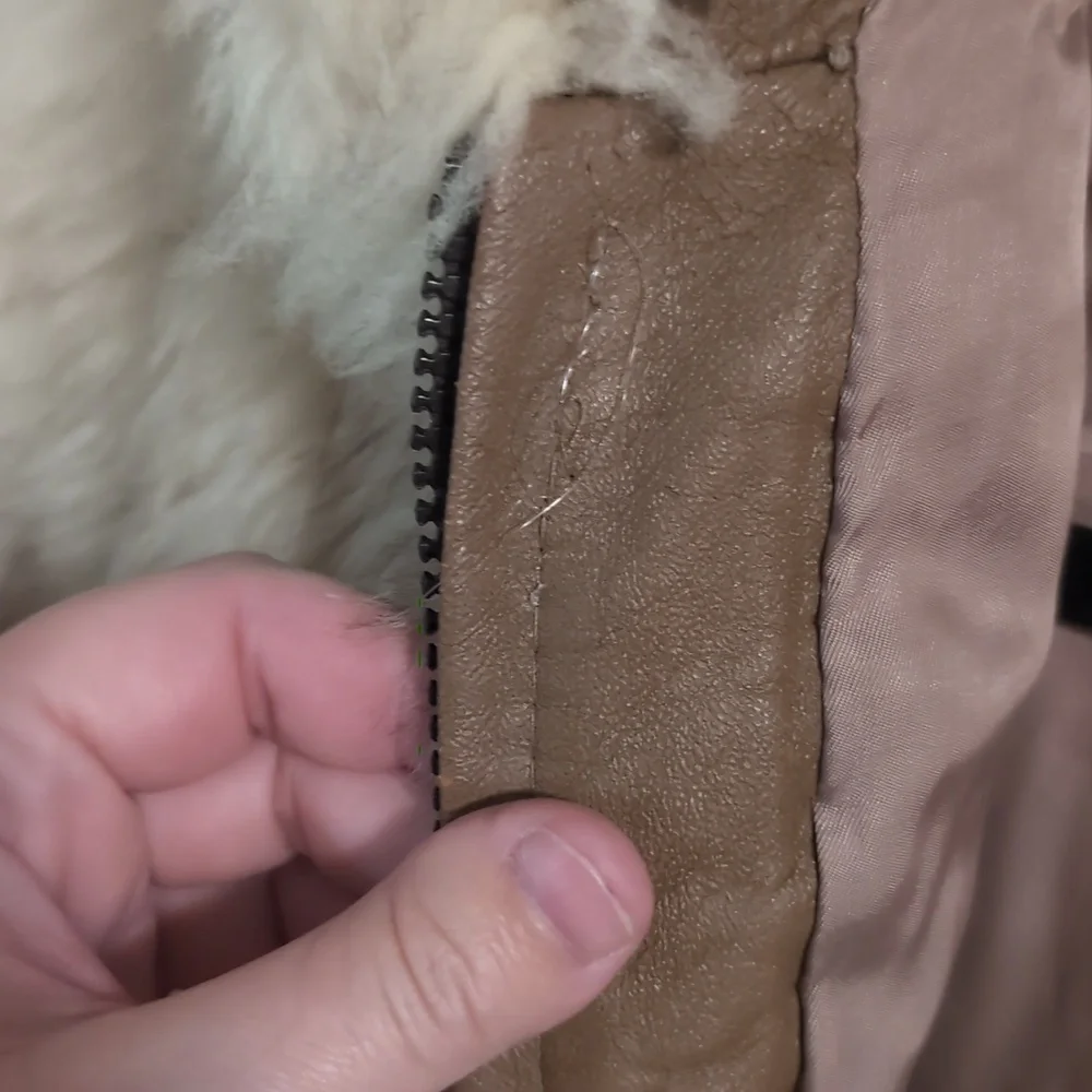 Elegant Cream Feathered Lamb Fur Jacket - Picture 5 of 5